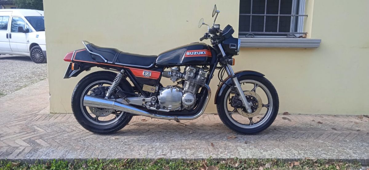 Suzuki 1100 gs