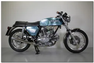 Foto 2 di 7: Ducati 750 GT