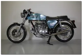 Foto 3 di 7: Ducati 750 GT