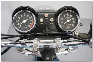 Foto 4 di 7: Ducati 750 GT