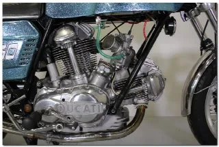 Foto 5 di 7: Ducati 750 GT