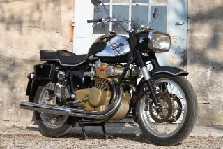 Foto 4 di 5: MV Augusta 600 4 cylinder telaio # 001 !