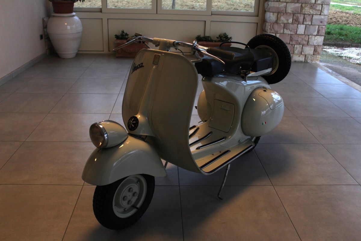 Vespa  125 Farobasso VN2T