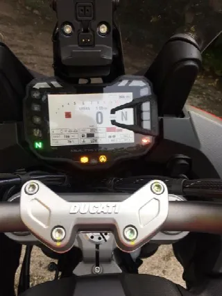 Foto 3 di 7: Ducati 1200 Multistrada Enduro