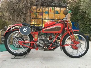 Foto 2 di 4: Moto Guzzi Albatros 250 racer