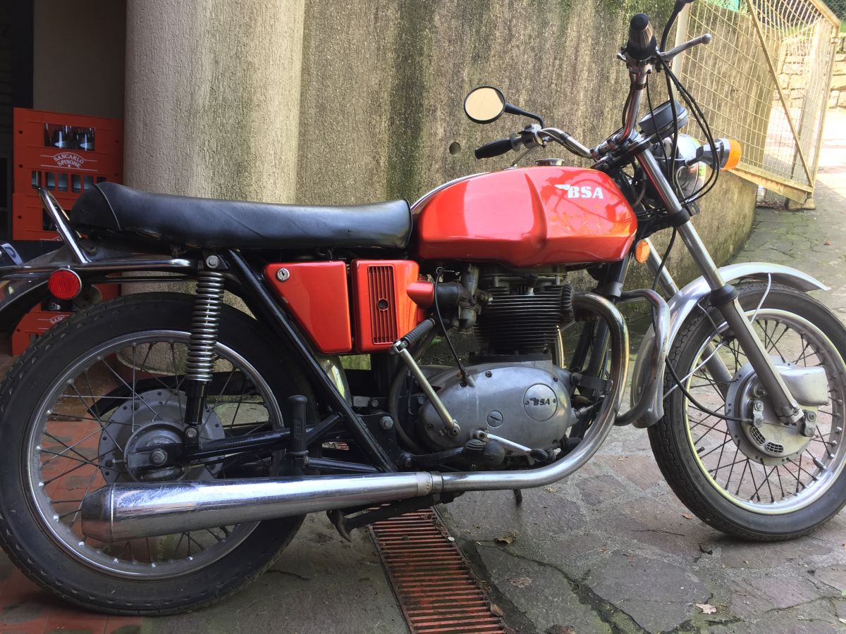 BSA A 65 Lightning 