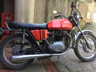 Foto 1 di 7: BSA A 65 Lightning
