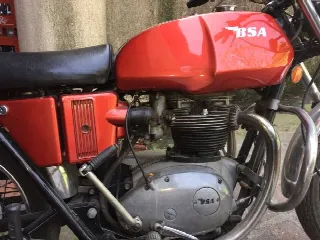 Foto 4 di 7: BSA A 65 Lightning