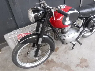 Foto 2 di 8: Gilera 150 CC Sport