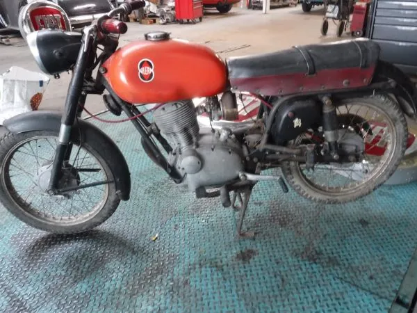 Gilera 125 sport