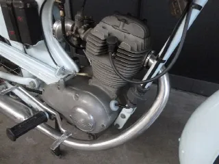 Foto 4 di 10: Moto Morini Sbarazzino 100CC