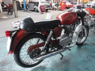 Foto 2 di 9: Moto Guzzi Stornello 125cc Sport