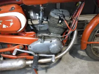 Foto 8 di 13: Moto Morini 125 Corsaro Veloce