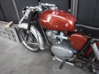 Foto 5 di 9: Moto Guzzi Stornello 125cc Sport