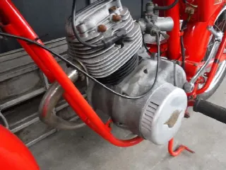 Foto 9 di 17: Ducati 98TS