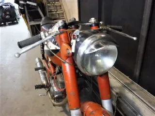 Foto 11 di 13: Moto Morini 125 Corsaro Veloce