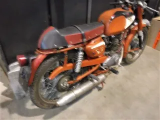 Foto 7 di 13: Moto Morini 125 Corsaro Veloce