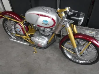 Foto 7 di 17: Mondial 175CC Sprint