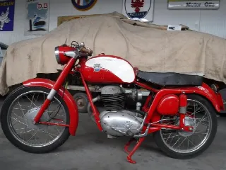 Foto 3 di 9: MV Augusta Turismo