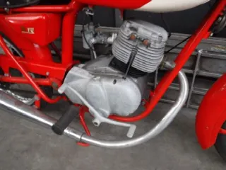 Foto 3 di 17: Ducati 98TS