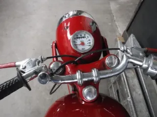 Foto 8 di 16: Ural Mival 125CC