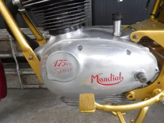 Foto 14 di 17: Mondial 175CC Sprint