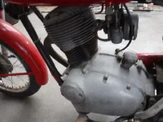 Foto 3 di 3: Gilera 125 Sport to restore