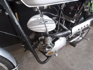 Foto 11 di 13: Villiers 125 CC Racer