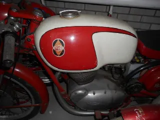 Foto 6 di 6: Gilera 175 Rossa Extra