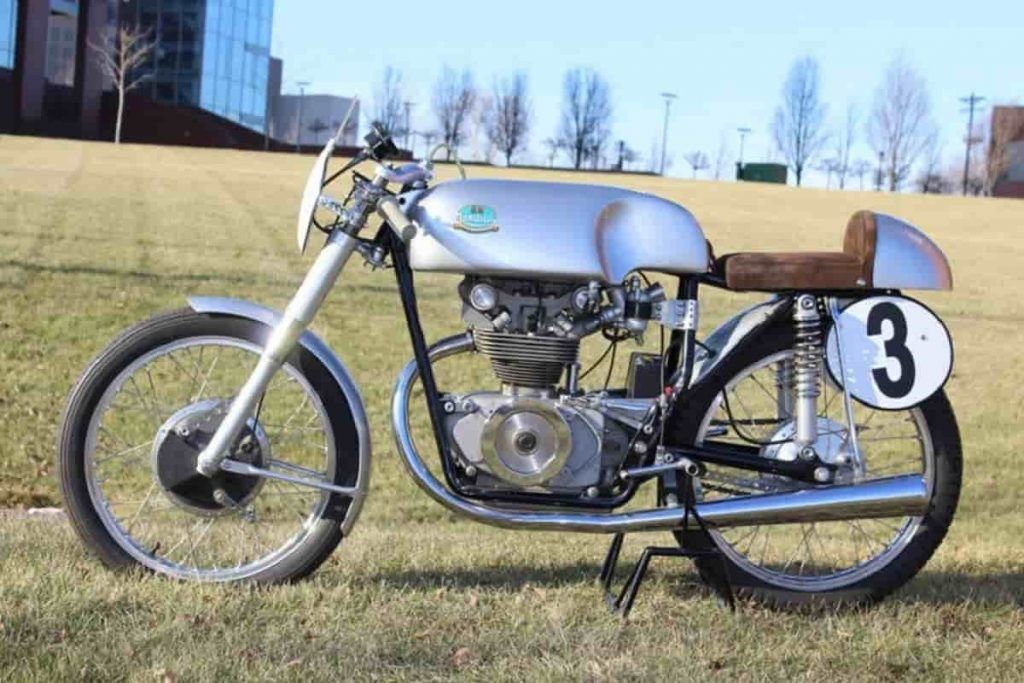 Luci e ombre dell’asta Bonhams di moto d’epoca, memorabile per quantità e qualità dei lotti
