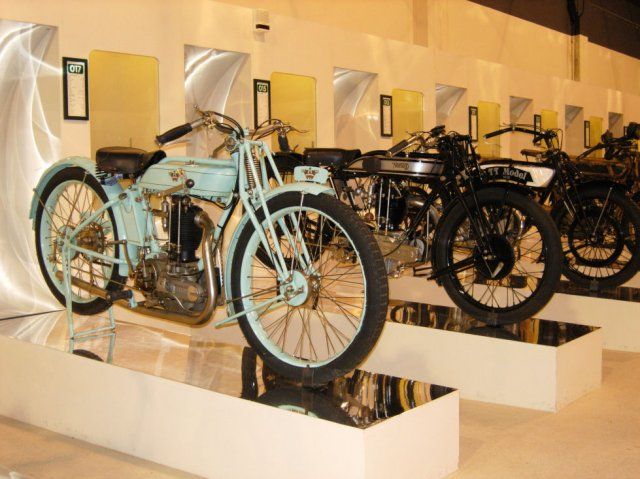 Scompiglio nel mondo delle moto d'epoca