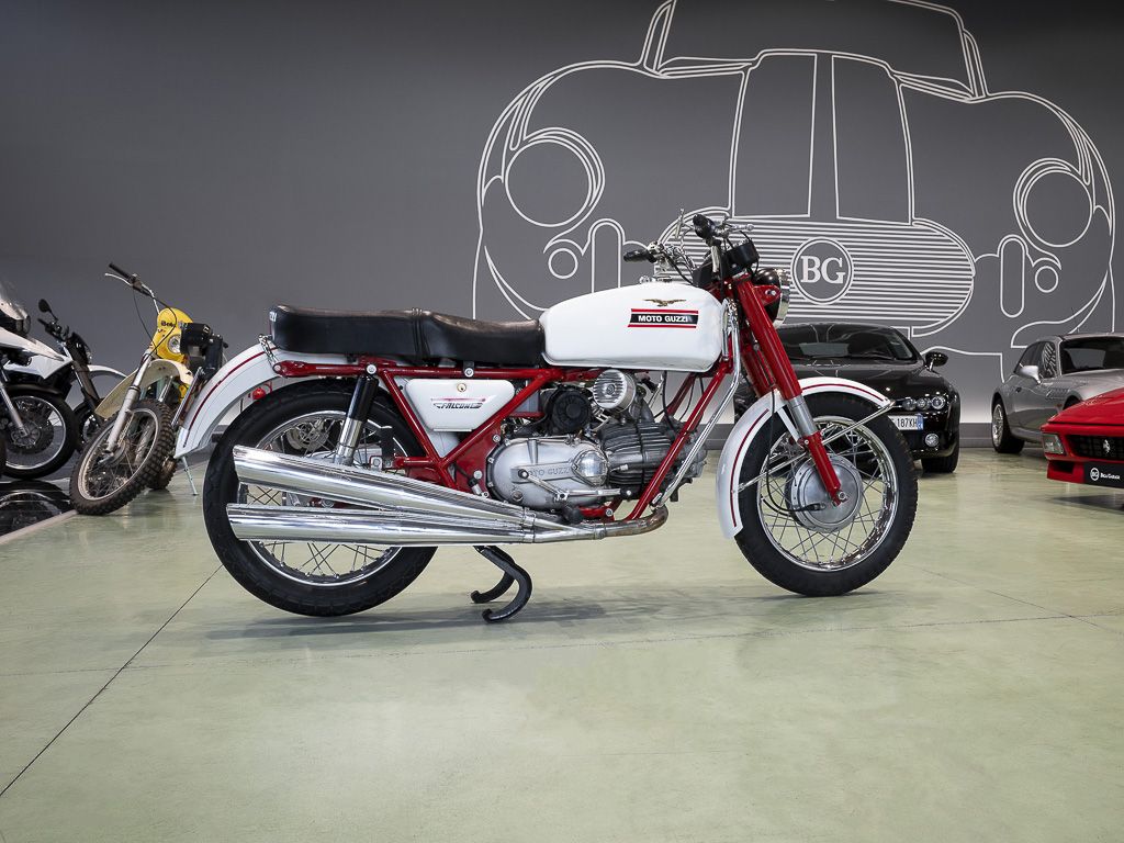 Moto Guzzi Nuovo Falcone 1973