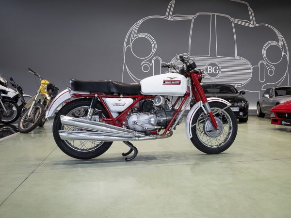 Moto Guzzi Nuovo Falcone 1973