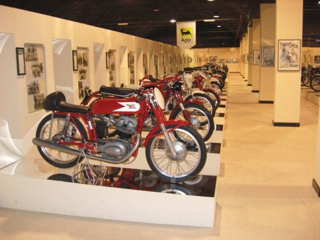 Scompiglio nel mondo delle moto d'epoca