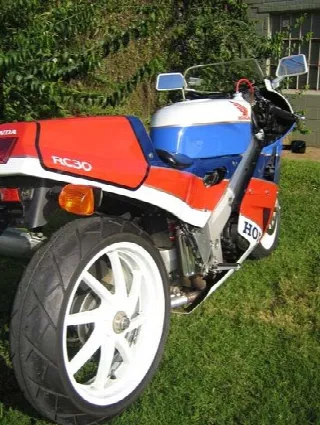 Foto 5 di 6: Honda Motorcycles VFR750R