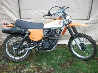 Foto 2 di 10: Yamaha TT