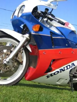 Foto 2 di 6: Honda Motorcycles VFR 750