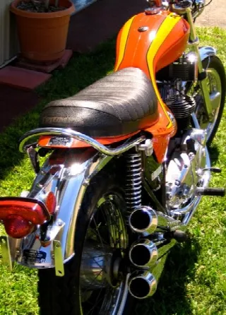 Foto 2 di 6: Triumph Motorcycles 75