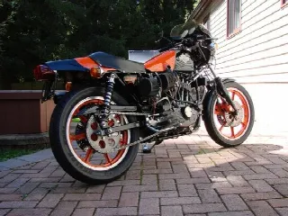 Foto 4 di 6: Harley Davidson Cafe Racer