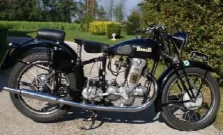 Foto 5 di 6: Benelli