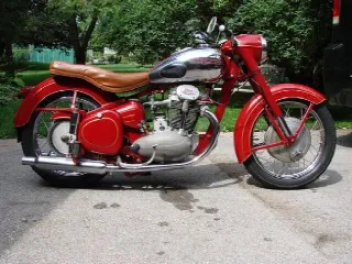Foto 1 di 6: Jawa 500