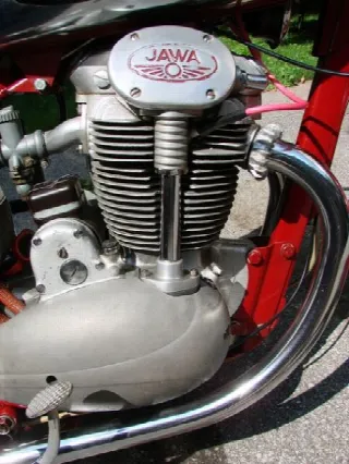 Foto 5 di 6: Jawa 500