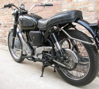 Foto 3 di 6: Velocette Venom