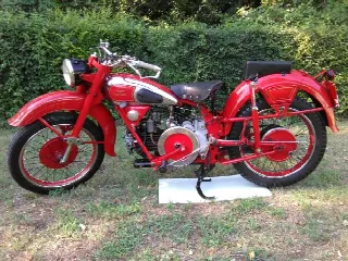 Foto 10 di 15: Moto Guzzi GTV 500