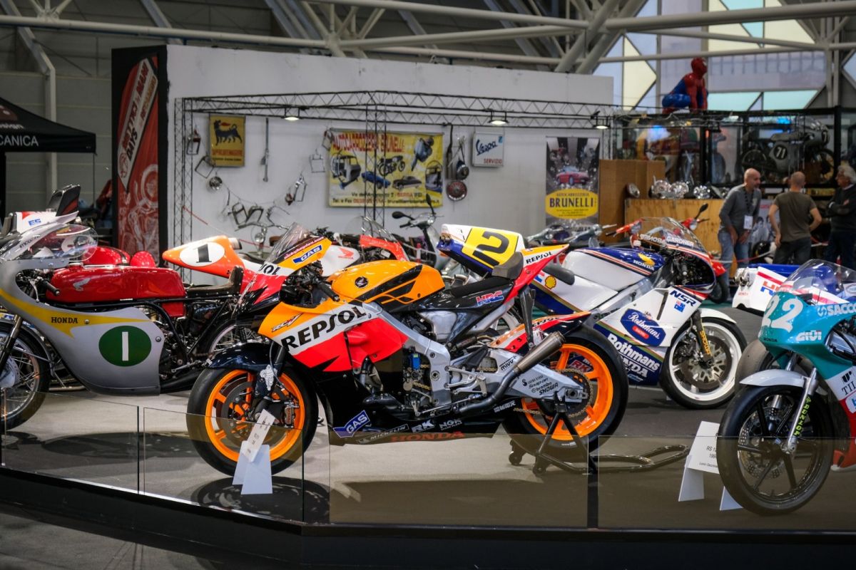 Auto e Moto d’Epoca Bologna, la fiera delle vetture storiche più grande d’Europa 
